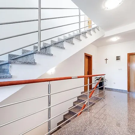 Bacic Apartamento Vodice