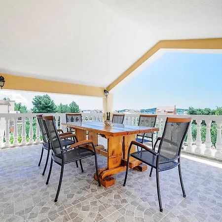 Apartman Bacic *